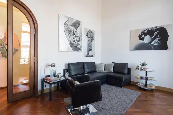 Vesuvius Suite - Elegante Appartamento In Centro Naples Luaran gambar